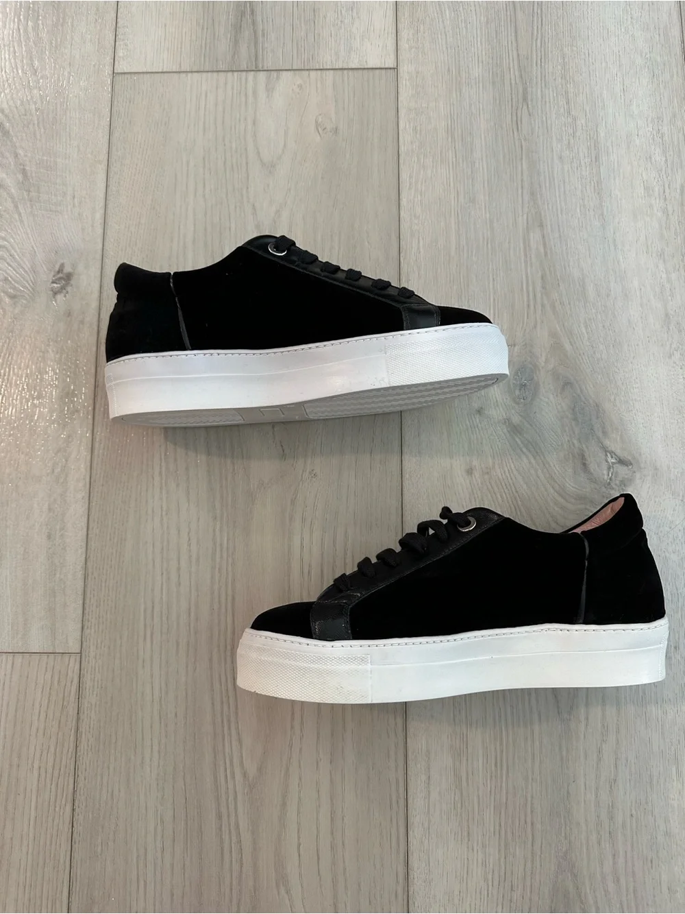 Aruna Seth Rocket Black Velvet Crystal Butterfly Sneakers Size 39